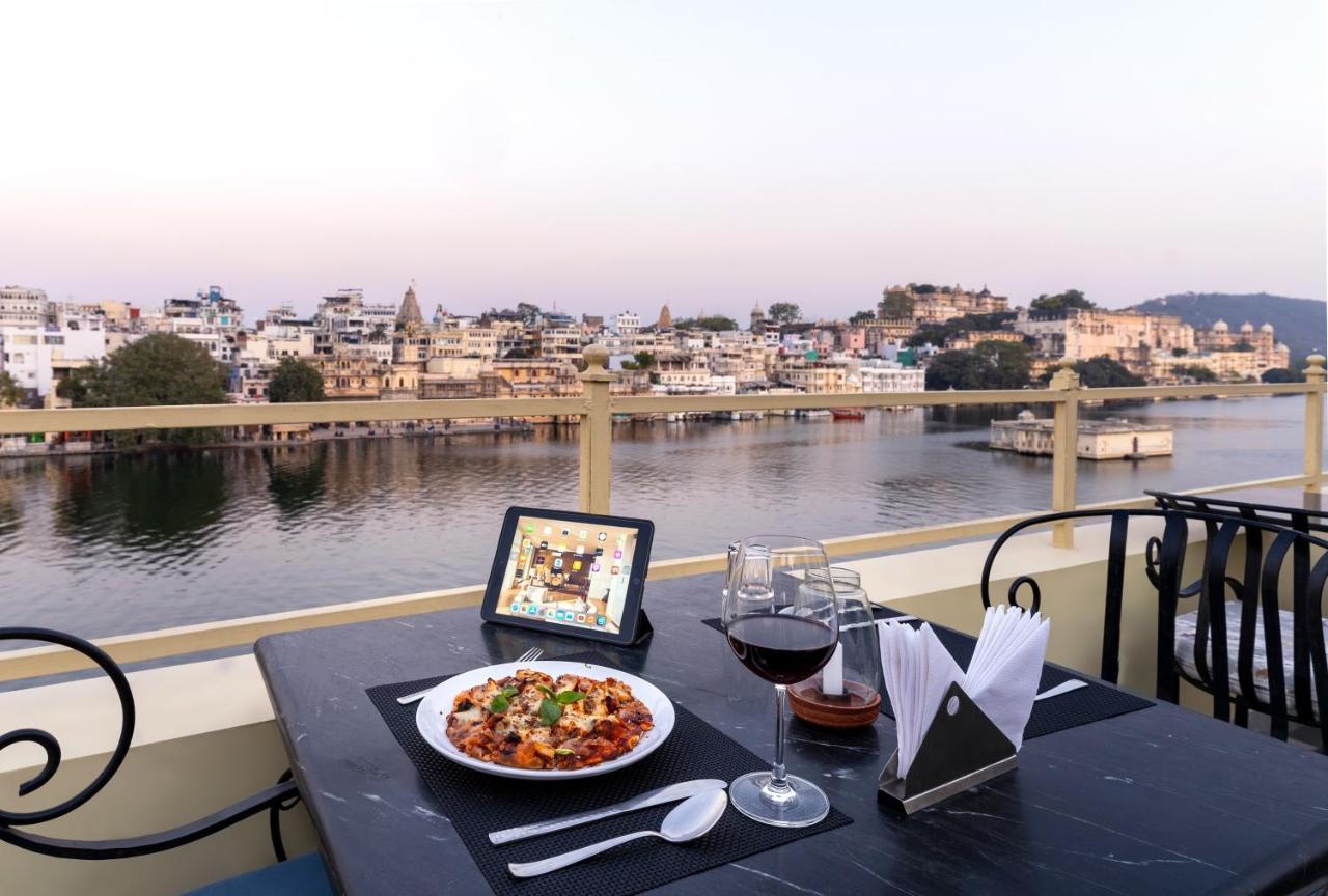 Hotel Sarovar - Facing Boutique On Pichola Udaipur