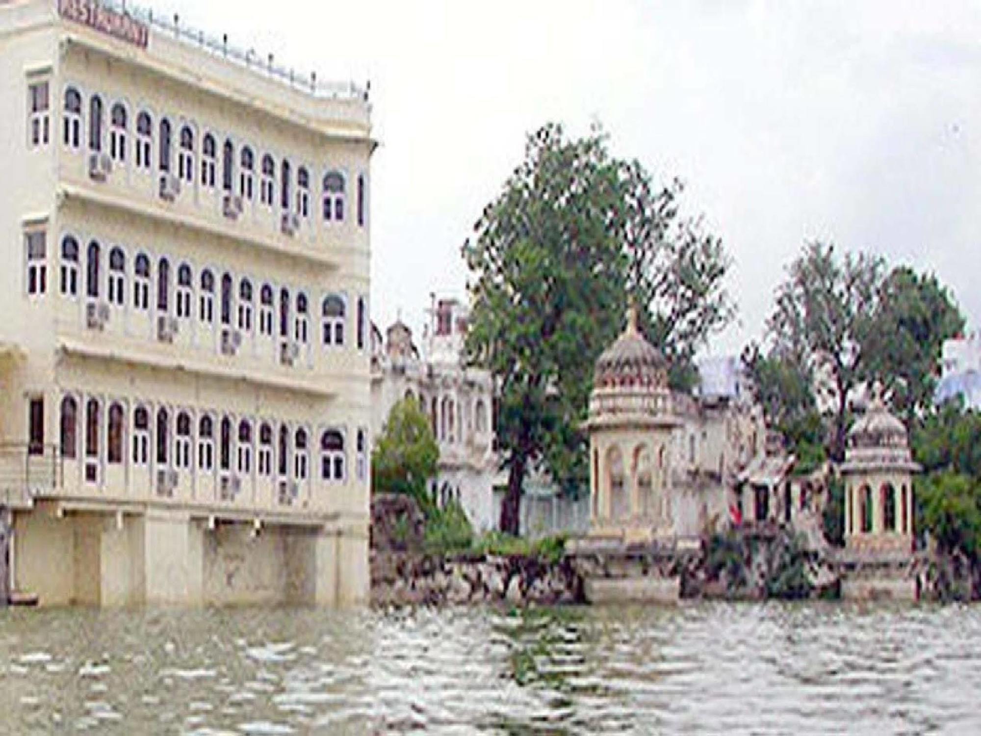 Hotel Sarovar - Facing Boutique On Pichola