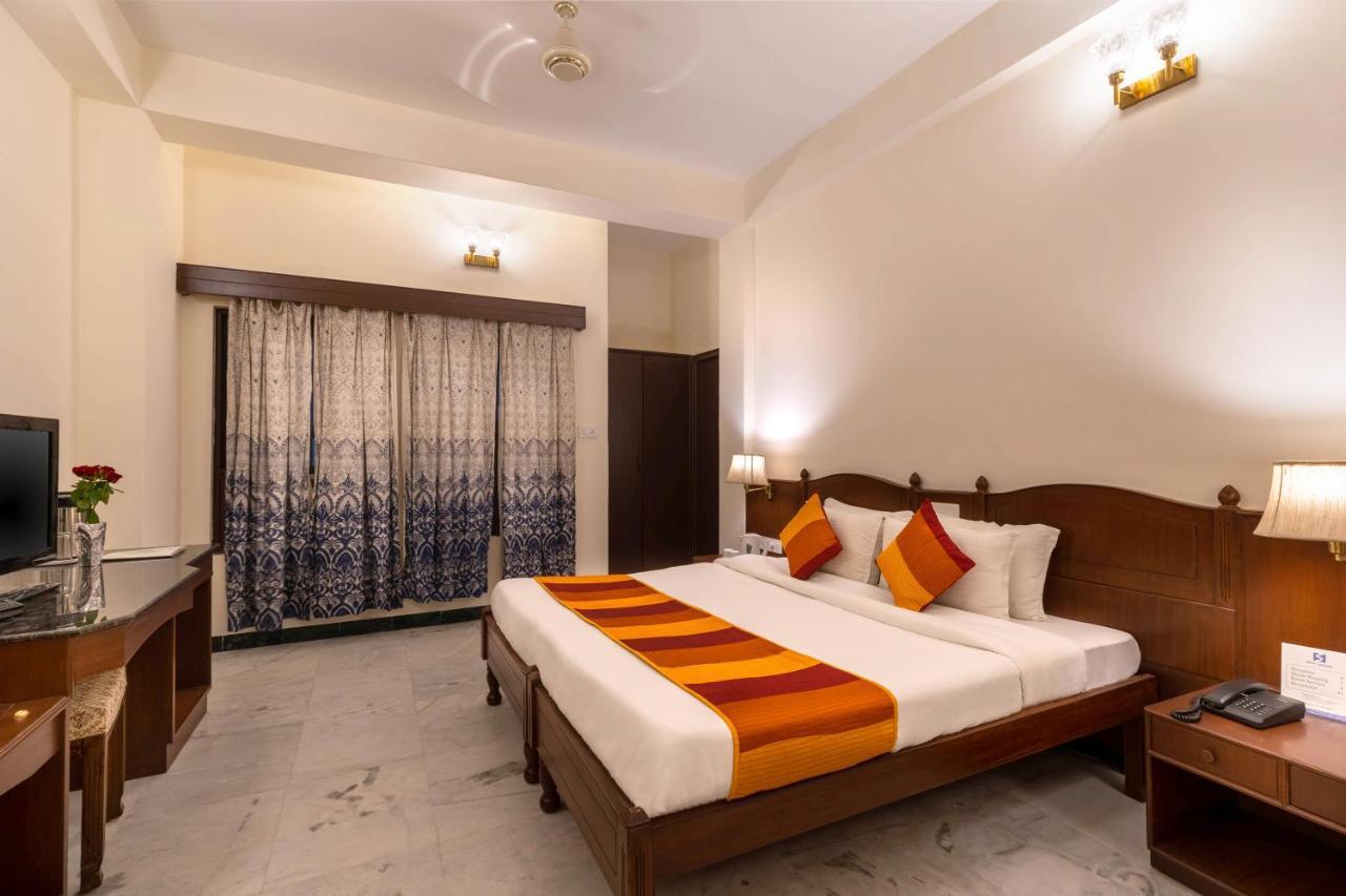 Hotel Sarovar - Facing Boutique On Pichola