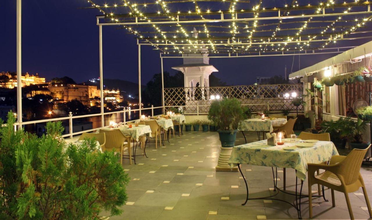 Hotel Sarovar - Facing Boutique On Pichola