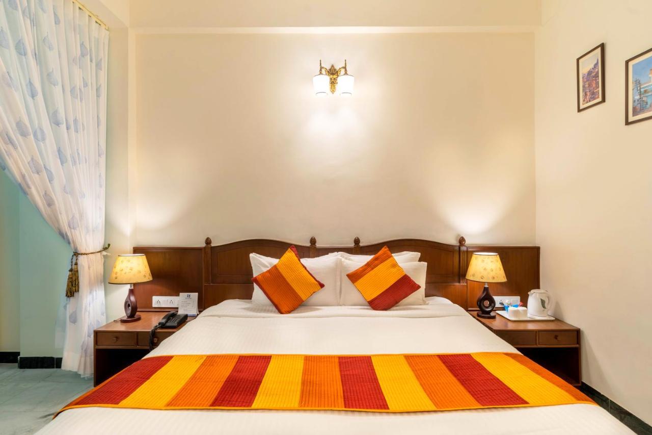 Sarovar - Facing Boutique On Pichola